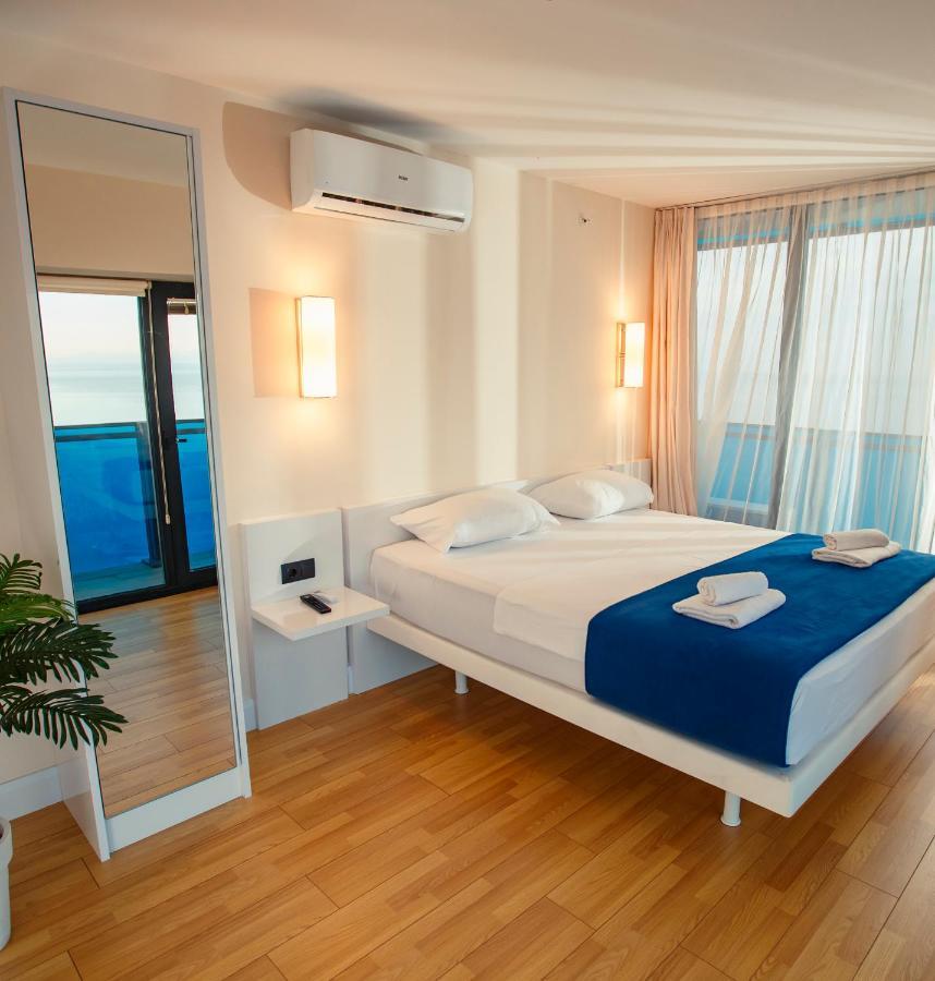Panorama Orbi City Center Suite Batumi Esterno foto